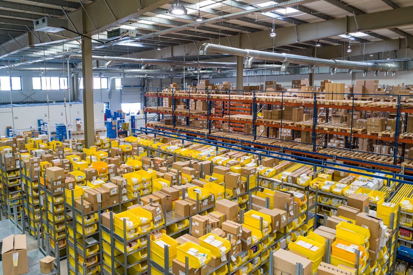 Organized component inventory in the KLOQ warehouse